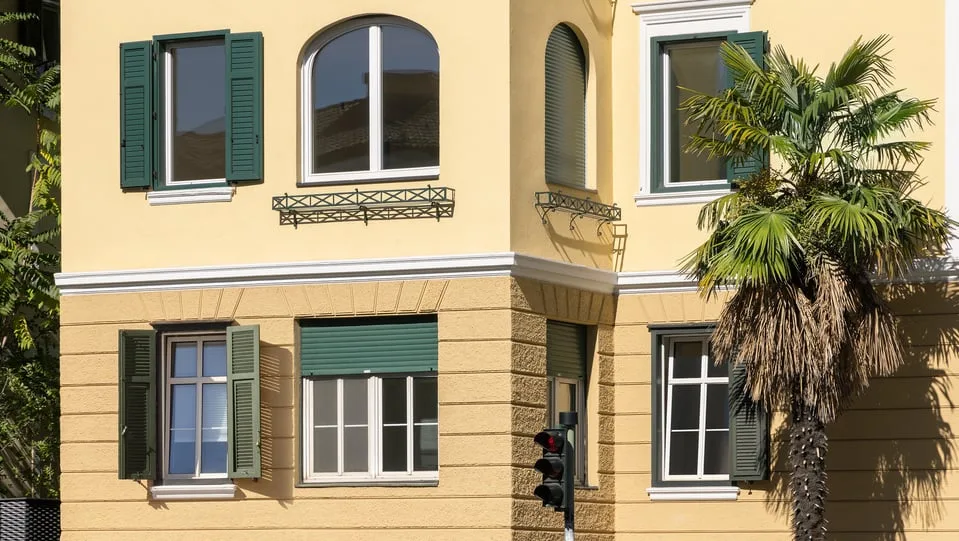 Detailansicht einer hochwertigen Fensterlösung in Bozen